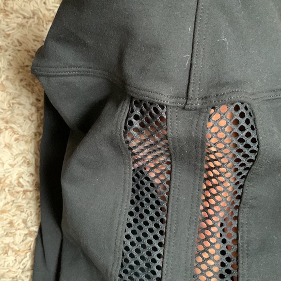 Bombshell Leggings - Picture 3 of 5